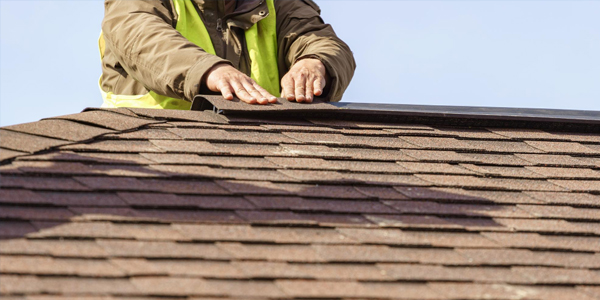 Travaux de toiture en cours